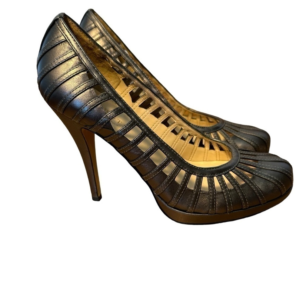 Talbots pewter bronze  pewter leather heels in like new condition. - Picture 3 of 16